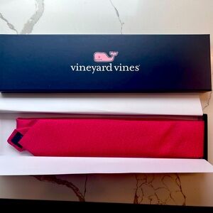 Brand New, Vineyard Vines Tie